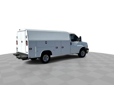 2025 GMC Savana Cutaway 3500 1WT