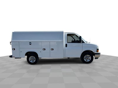 2025 GMC Savana Cutaway 3500 1WT