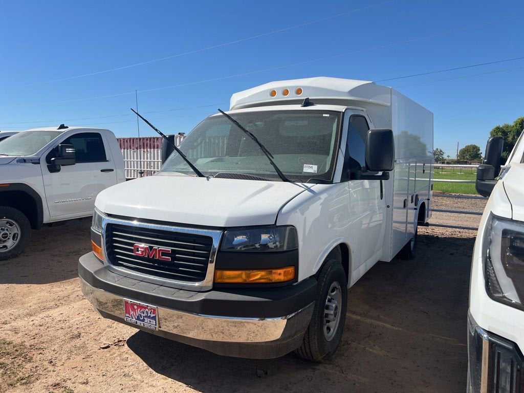 2025 GMC Savana Cutaway 3500 1WT