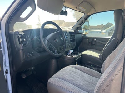 2025 GMC Savana Cutaway 3500 1WT