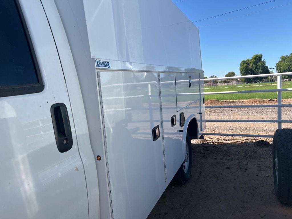 2025 GMC Savana Cutaway 3500 1WT