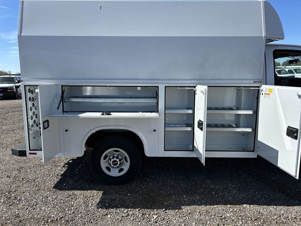 2025 GMC Savana Cutaway 3500 1WT