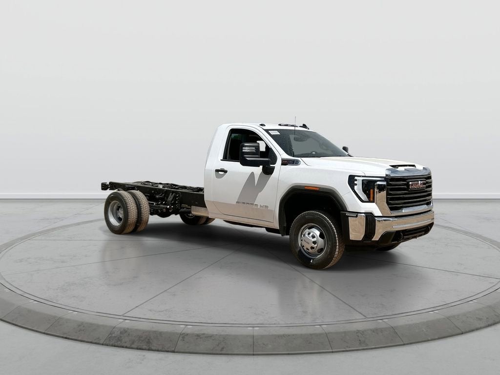 2026 GMC Sierra 3500 HD Chassis Cab Pro