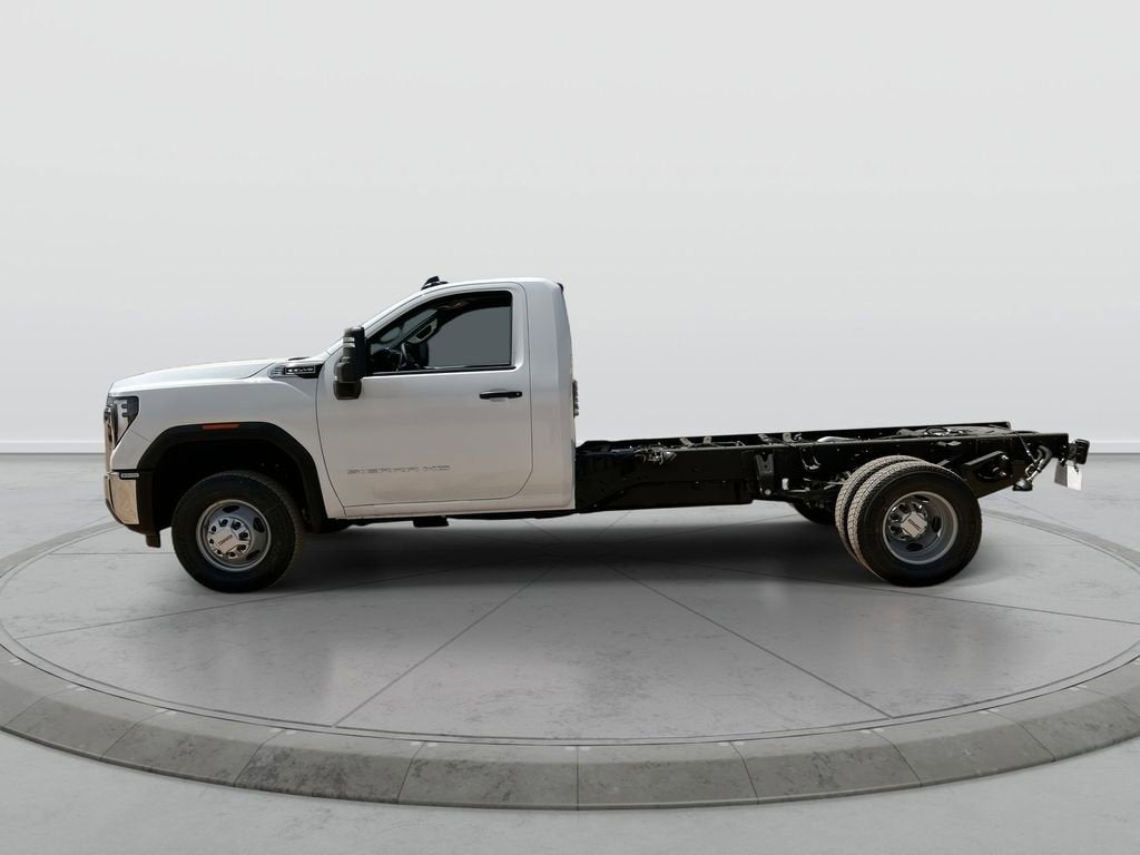 2026 GMC Sierra 3500 HD Chassis Cab Pro