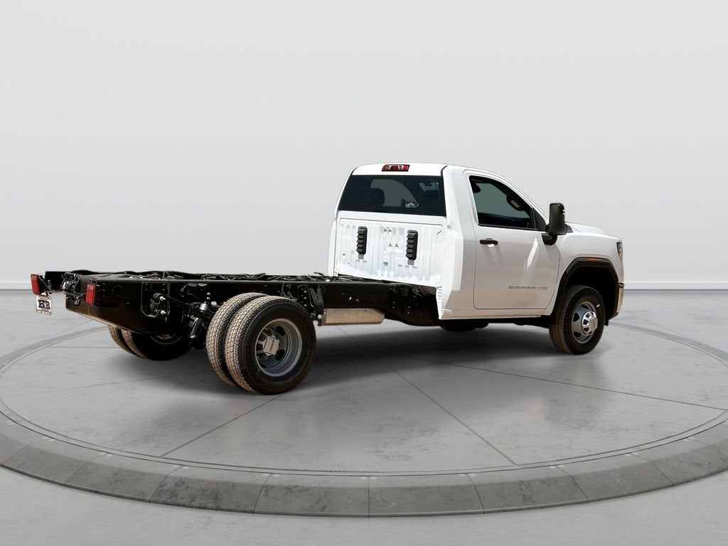 2026 GMC Sierra 3500 HD Chassis Cab Pro