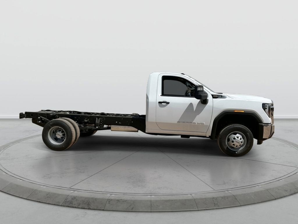 2026 GMC Sierra 3500 HD Chassis Cab Pro