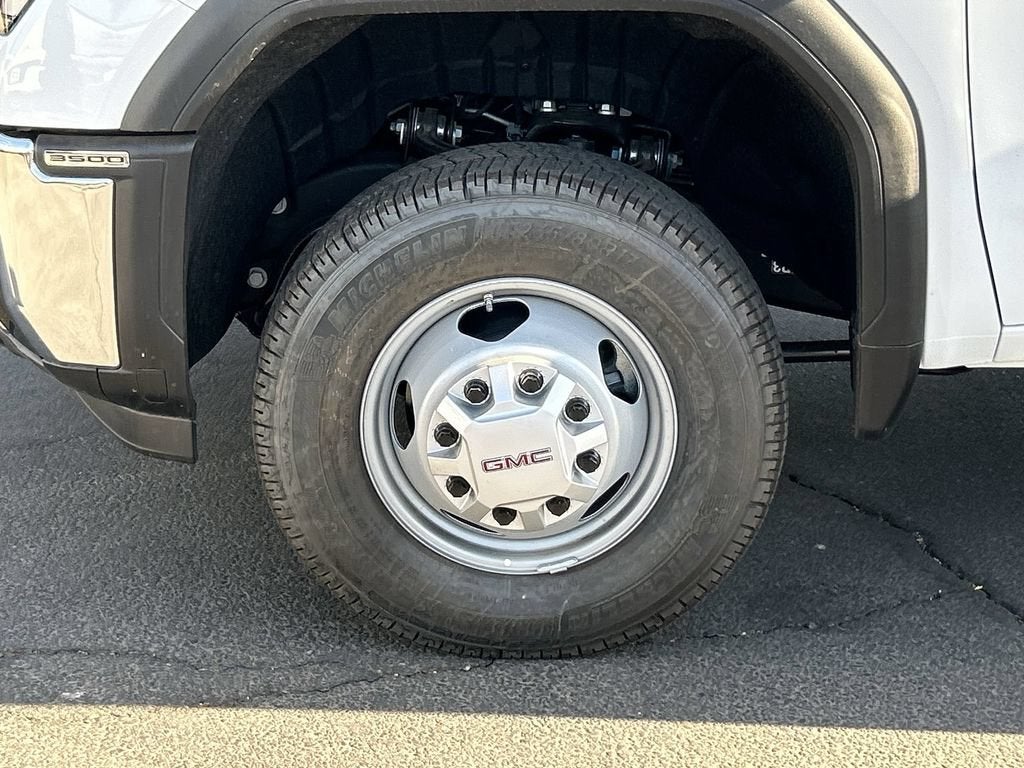2026 GMC Sierra 3500 HD Chassis Cab Pro