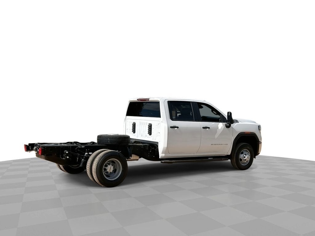 2026 GMC Sierra 3500 HD Chassis Cab Pro
