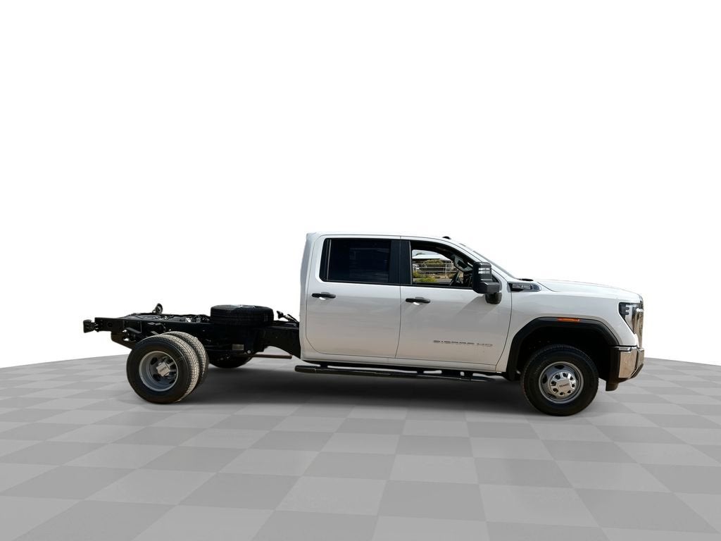 2026 GMC Sierra 3500 HD Chassis Cab Pro