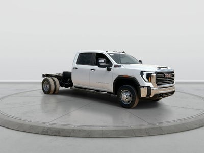 2026 GMC Sierra 3500 HD Chassis Cab Pro