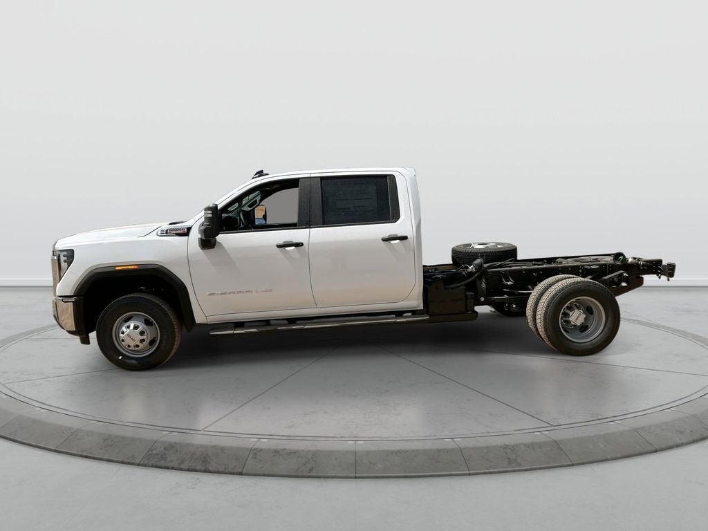 2026 GMC Sierra 3500 HD Chassis Cab Pro