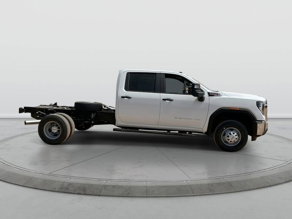 2026 GMC Sierra 3500 HD Chassis Cab Pro