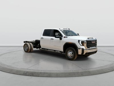 2026 GMC Sierra 3500 HD Chassis Cab Pro