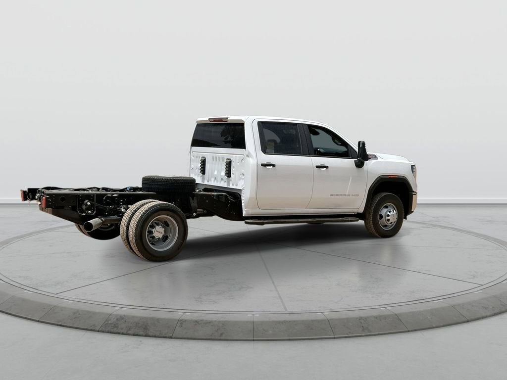 2026 GMC Sierra 3500 HD Chassis Cab Pro
