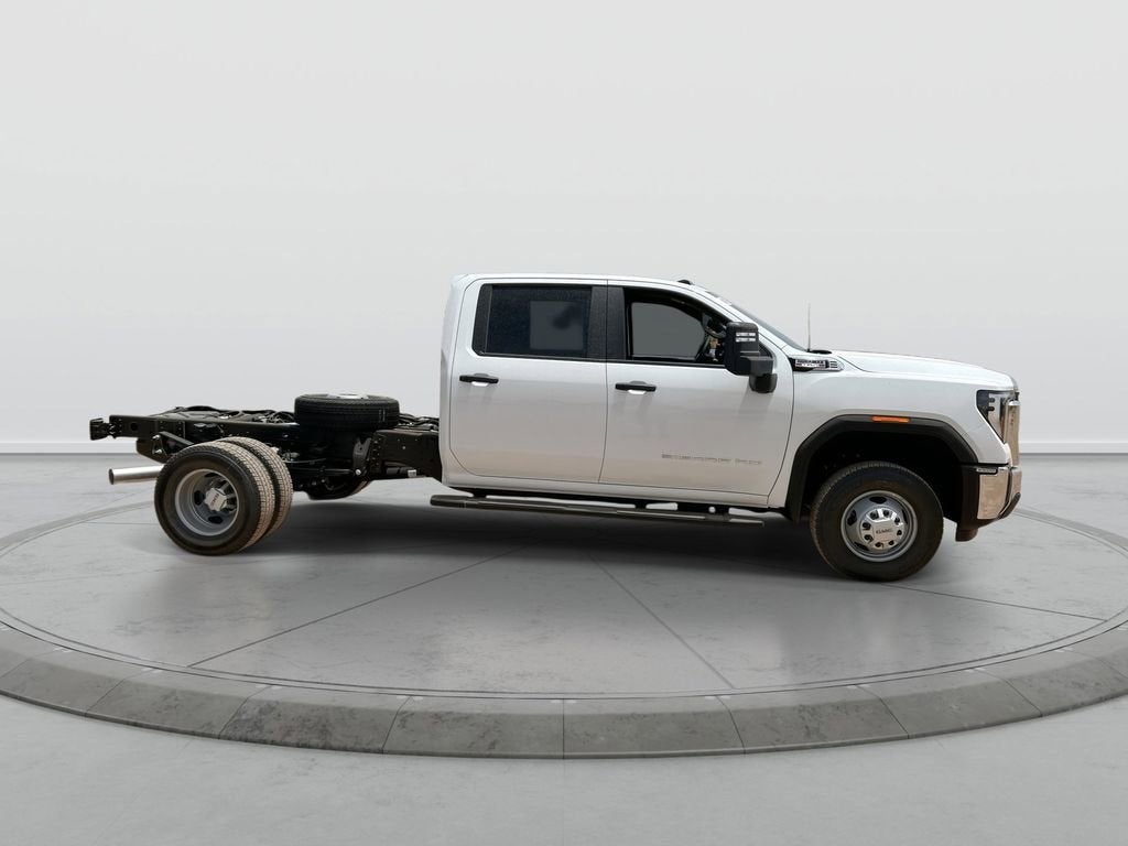 2026 GMC Sierra 3500 HD Chassis Cab Pro