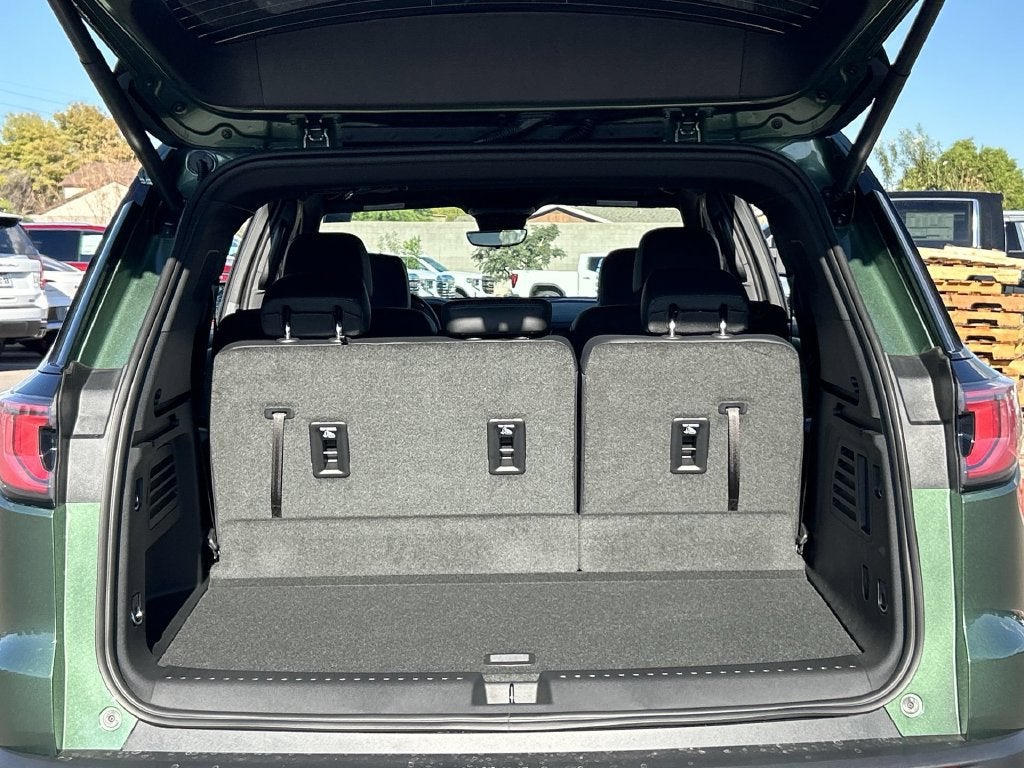 2027 GMC Acadia Elevation
