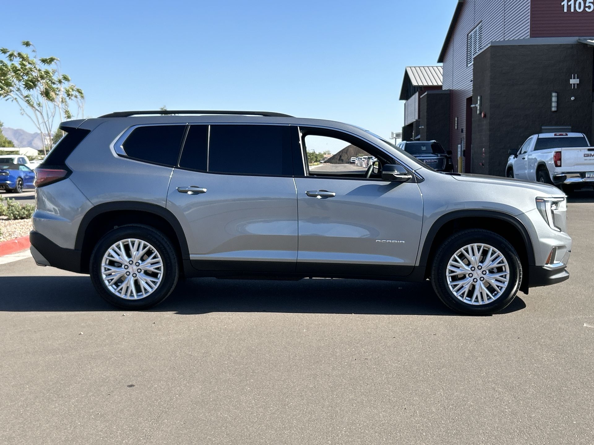 2024 GMC Acadia Elevation