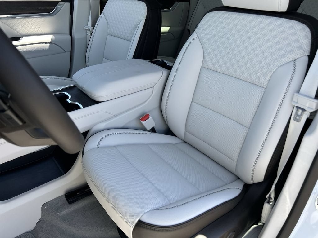 2026 GMC Acadia Denali - Photo 20