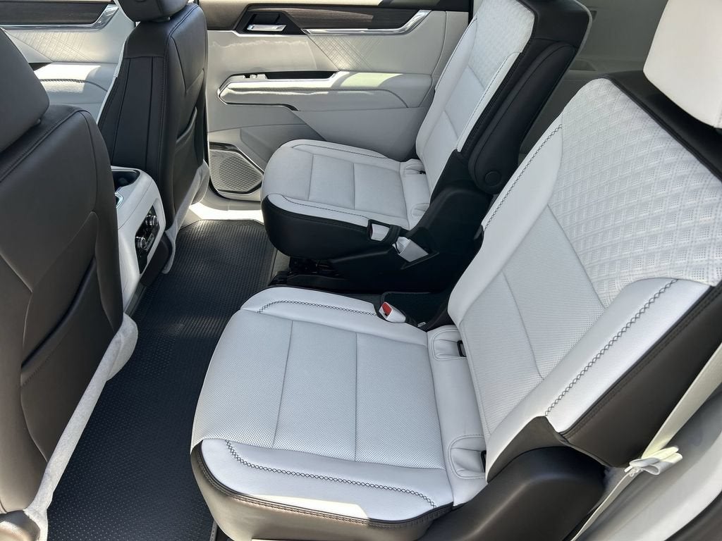2026 GMC Acadia Denali - Photo 26