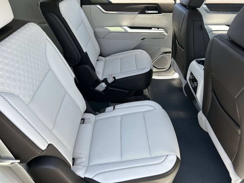 2026 GMC Acadia Denali - Photo 28