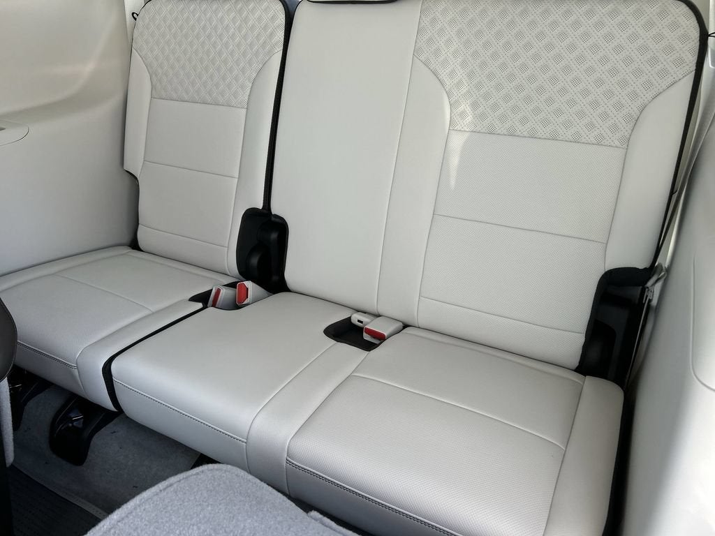 2026 GMC Acadia Denali - Photo 36