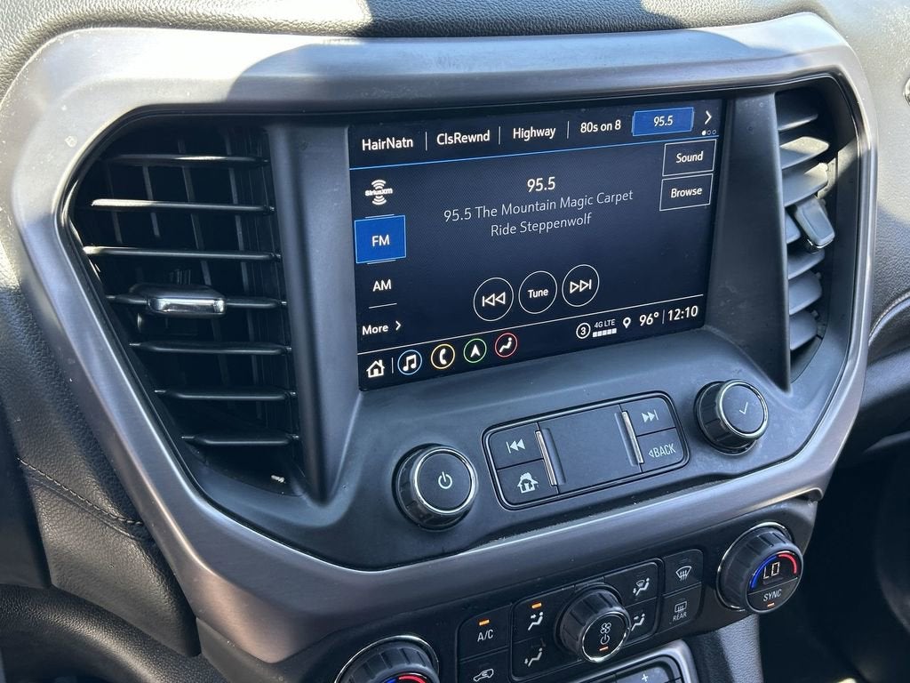 2022 GMC Acadia AT4