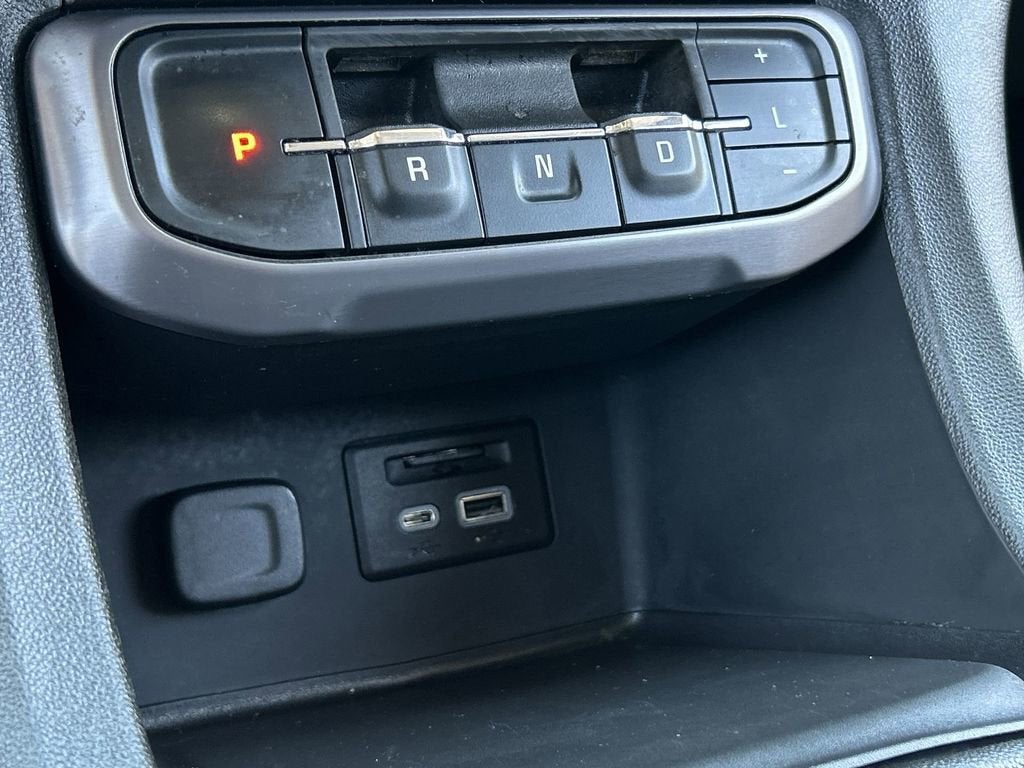2022 GMC Acadia AT4
