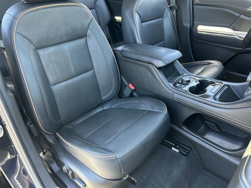 2022 GMC Acadia AT4