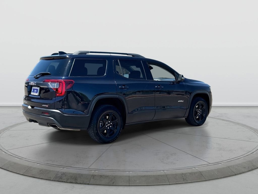 2022 GMC Acadia AT4