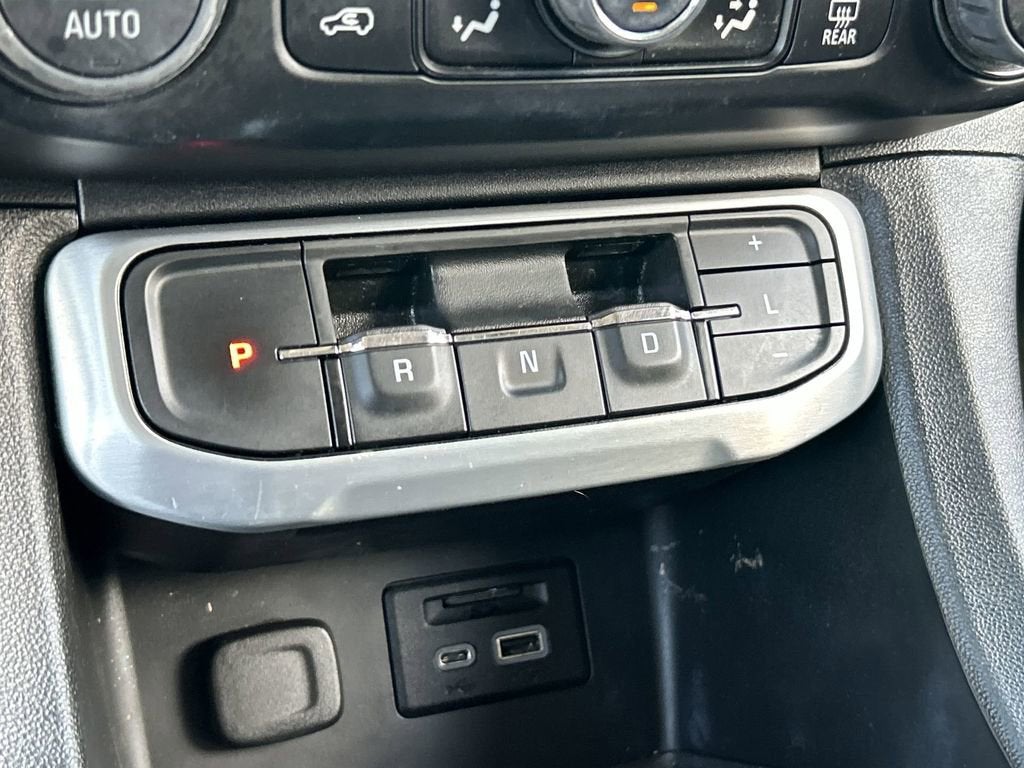2022 GMC Acadia SLT