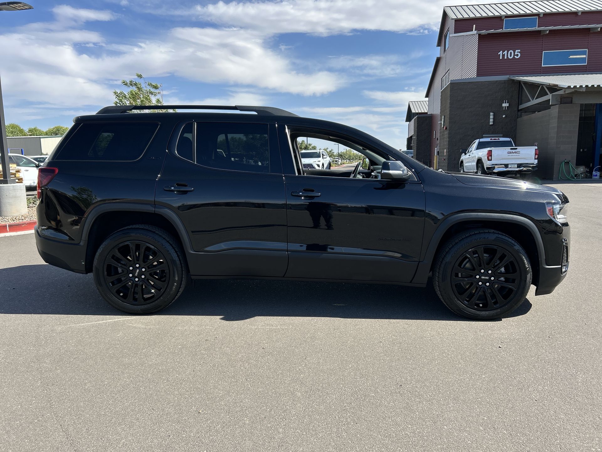 2022 GMC Acadia SLT