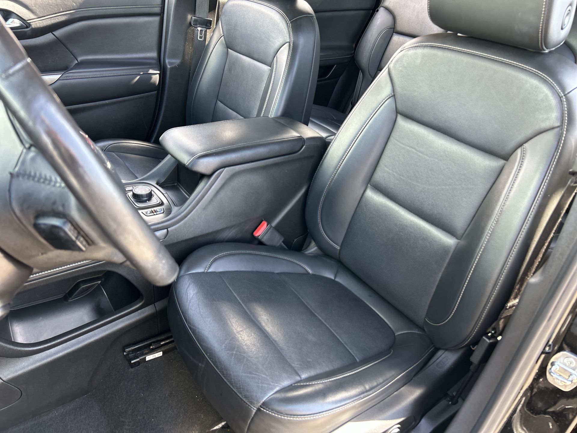 2022 GMC Acadia SLT