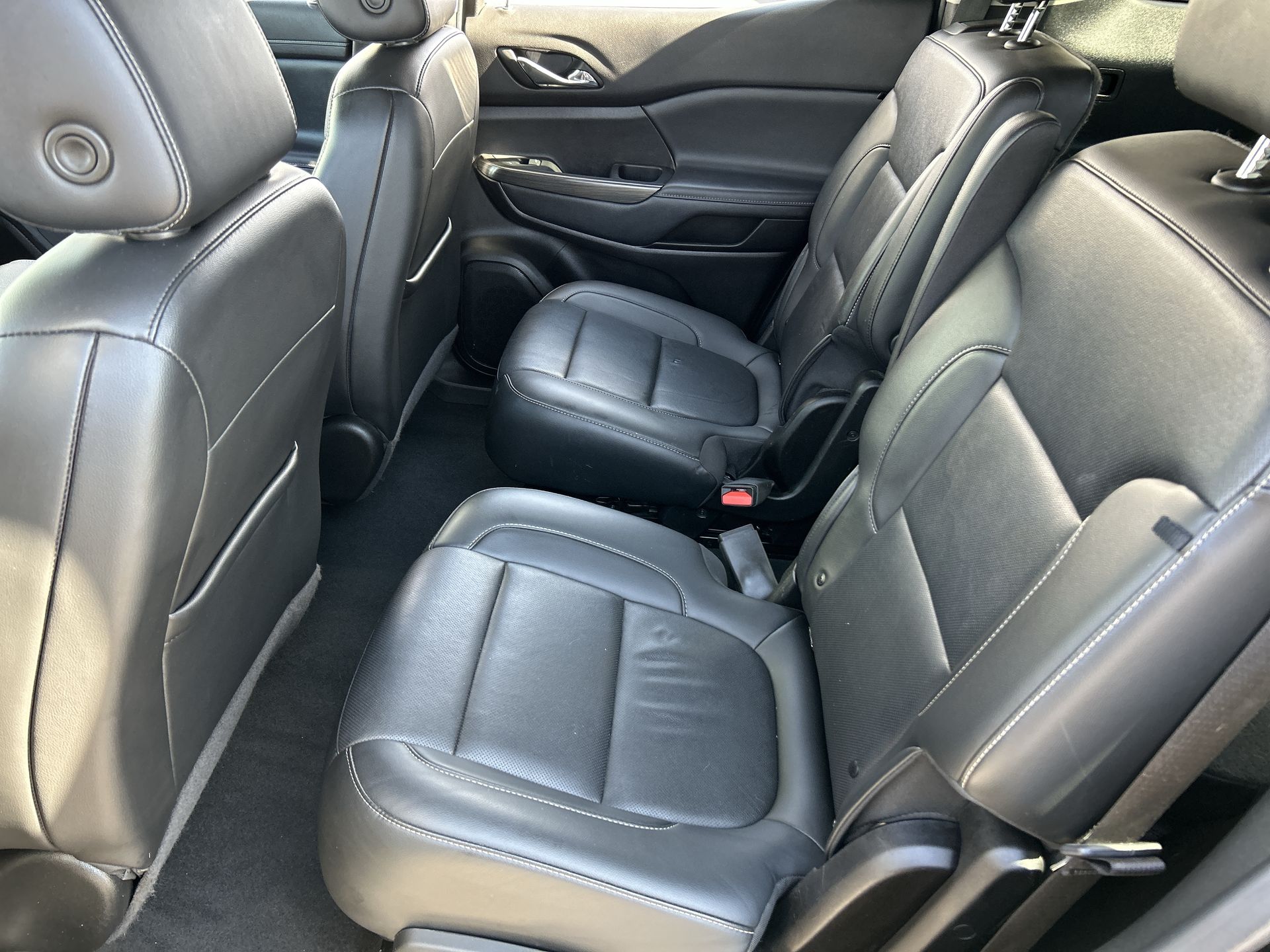 2022 GMC Acadia SLT