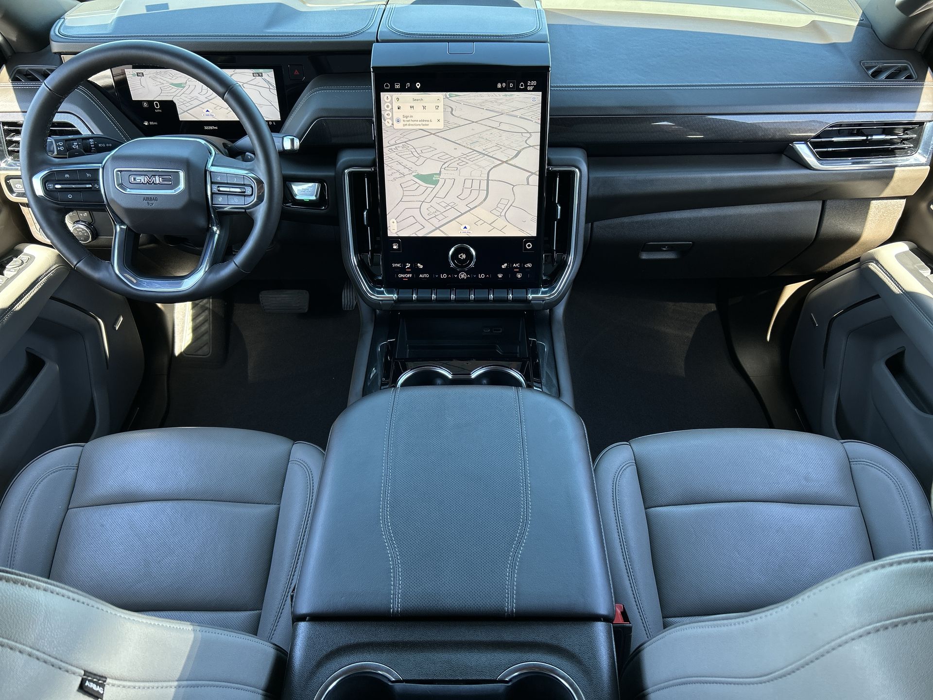 2025 GMC Yukon Elevation