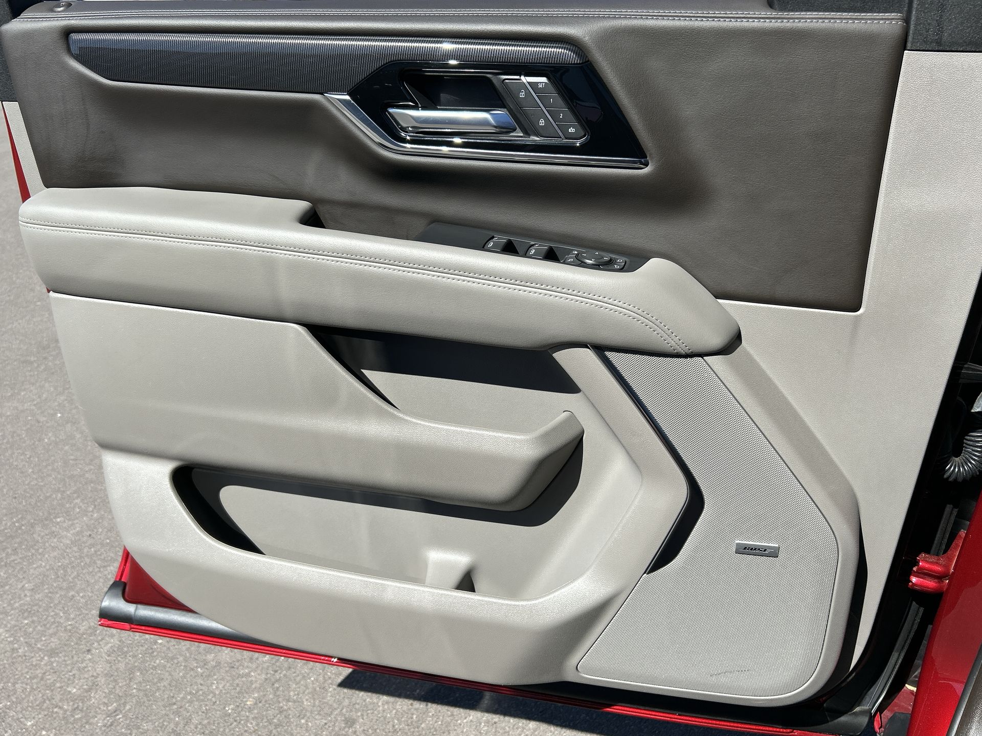 2025 GMC Yukon Elevation