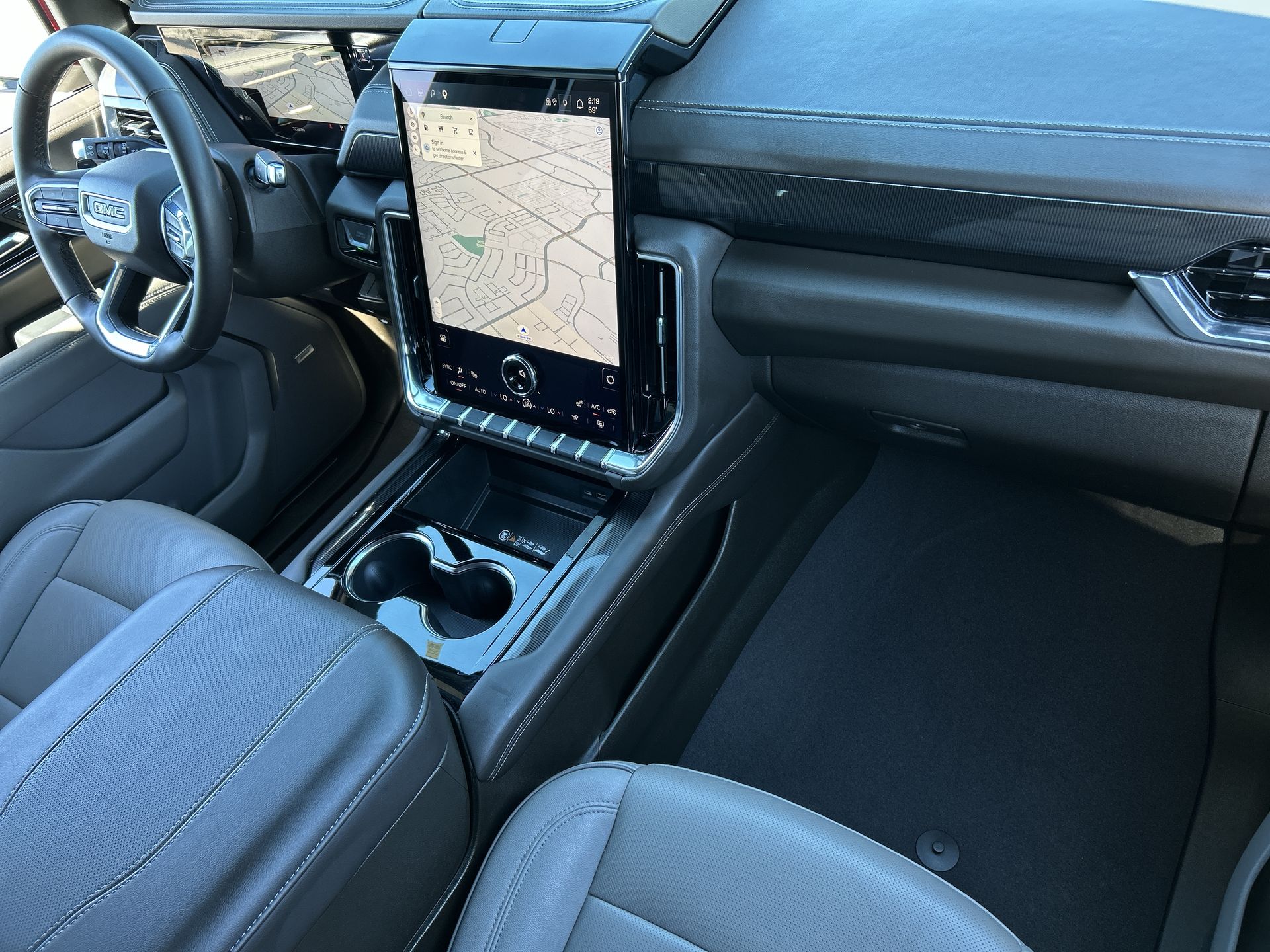 2025 GMC Yukon Elevation