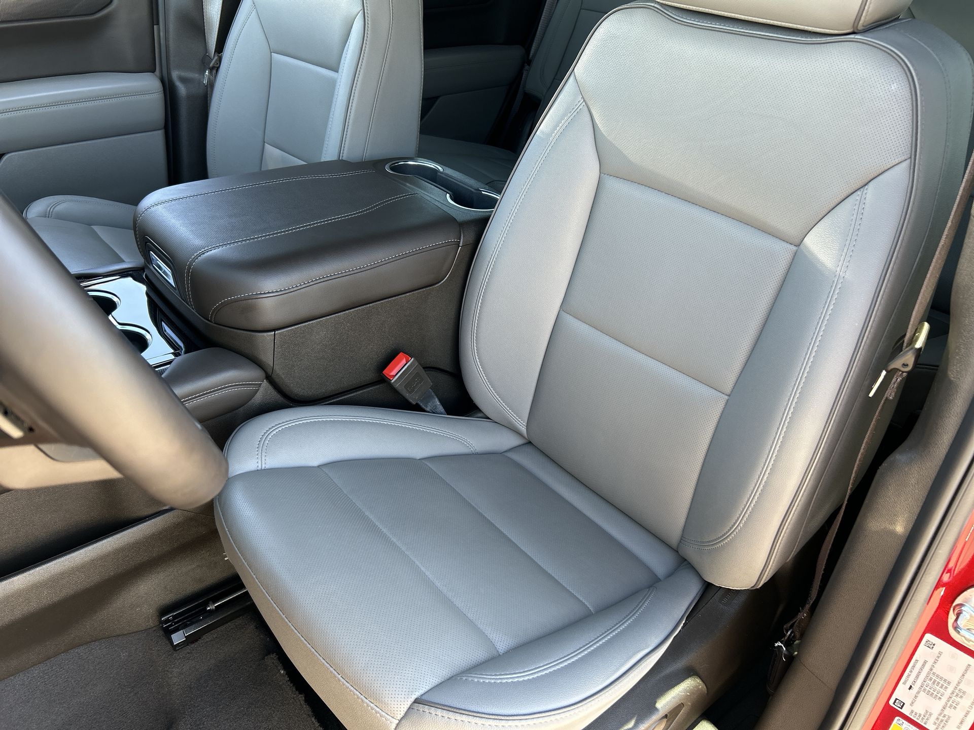 2025 GMC Yukon Elevation