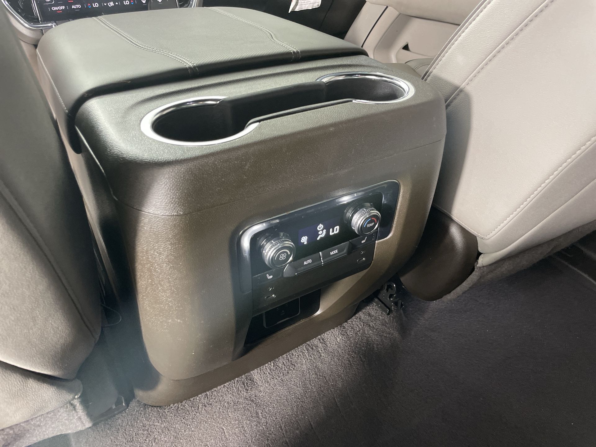 2025 GMC Yukon XL Elevation