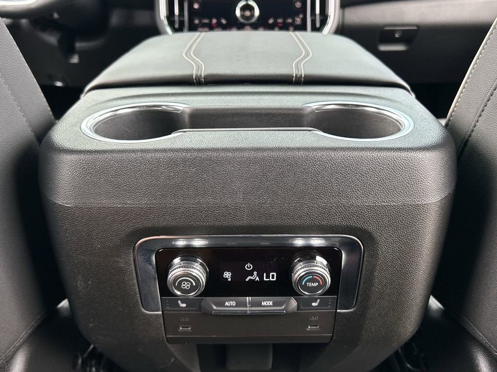 2025 GMC Yukon Elevation
