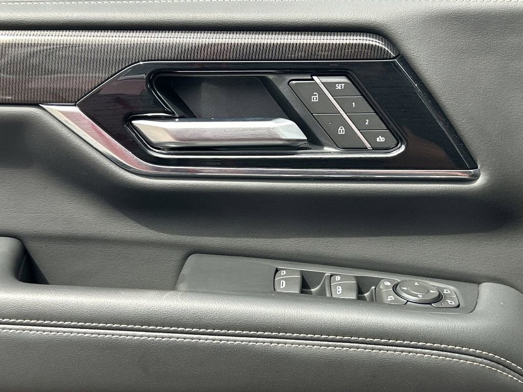 2025 GMC Yukon Elevation