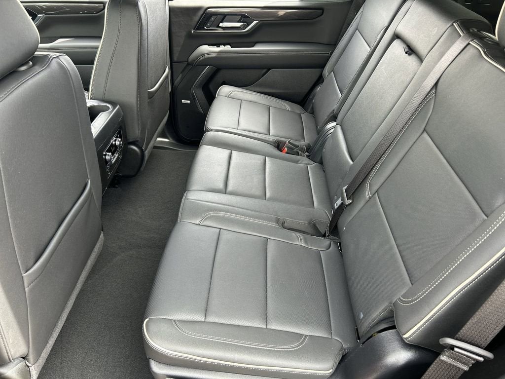 2025 GMC Yukon Elevation