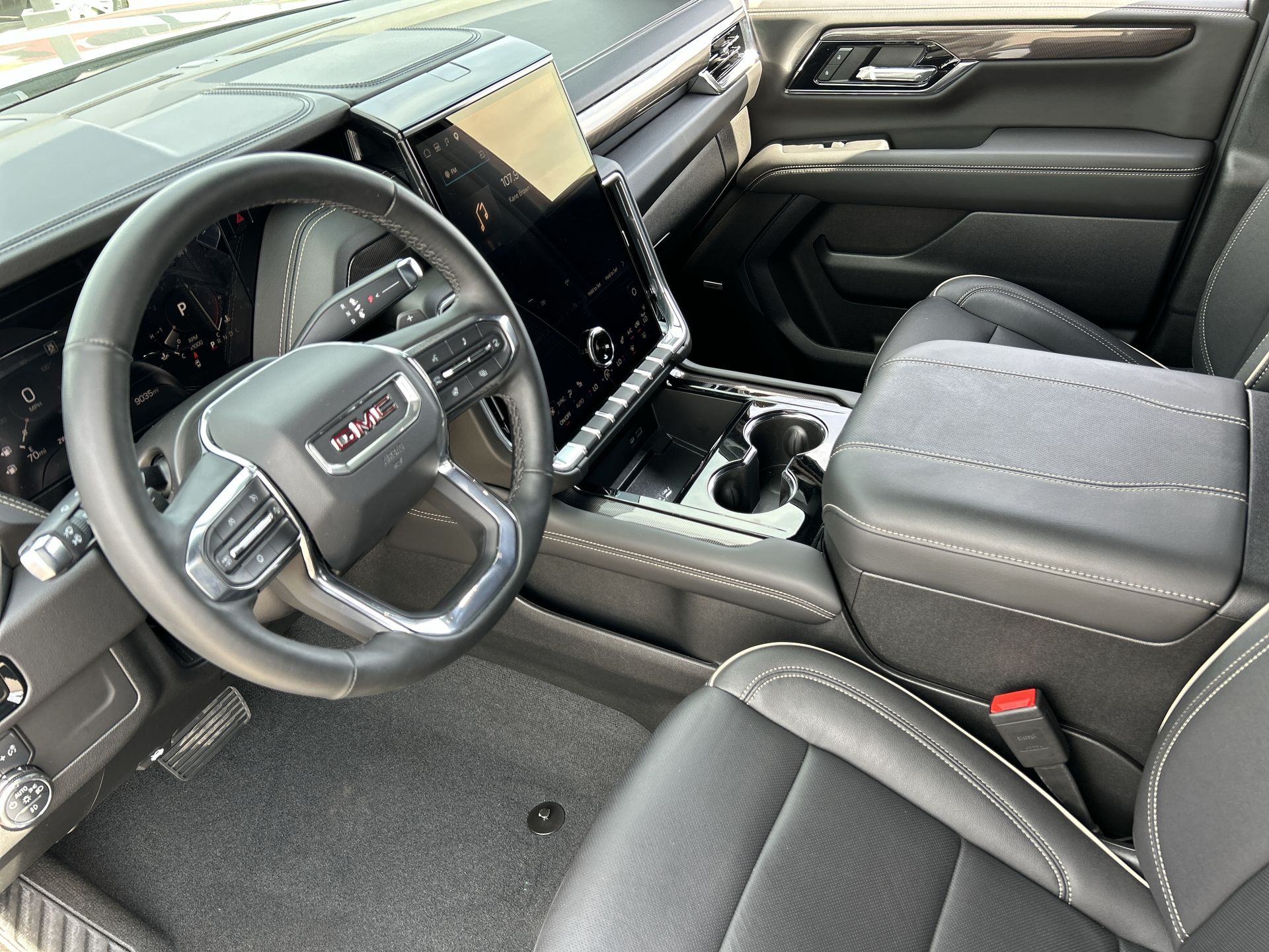 2025 GMC Yukon Elevation