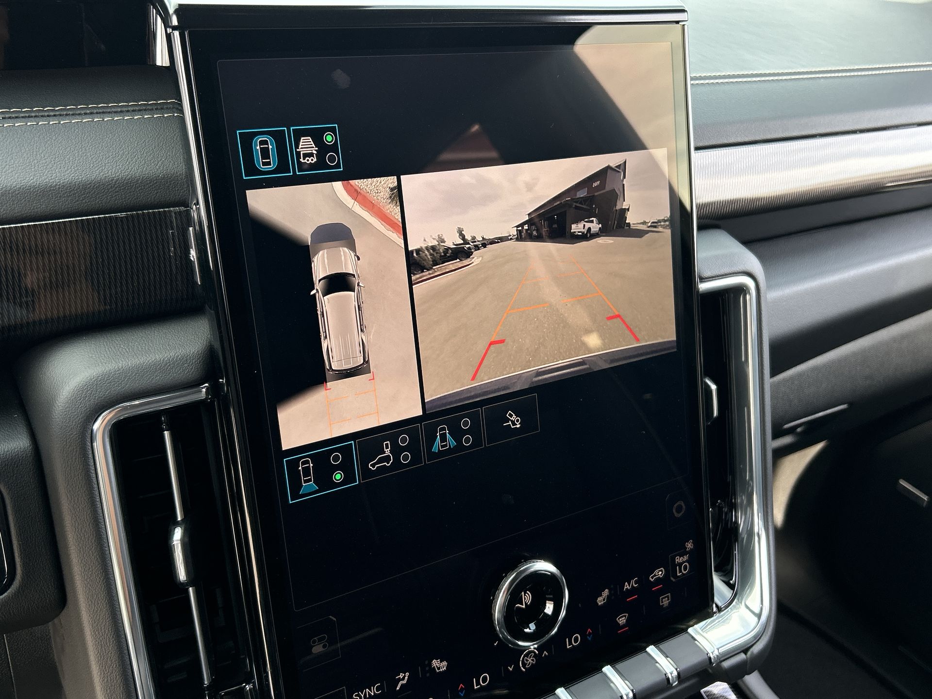 2025 GMC Yukon Elevation