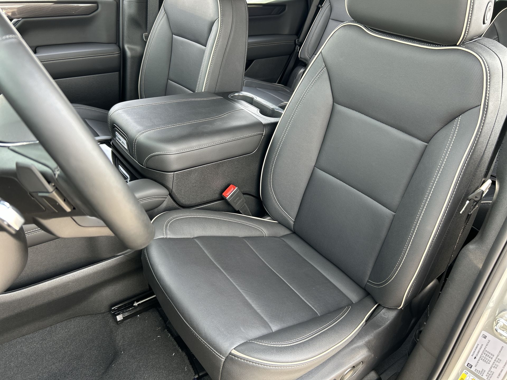 2025 GMC Yukon Elevation