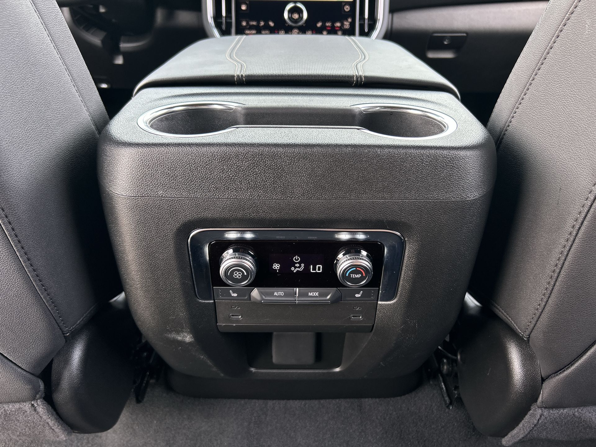 2025 GMC Yukon Elevation