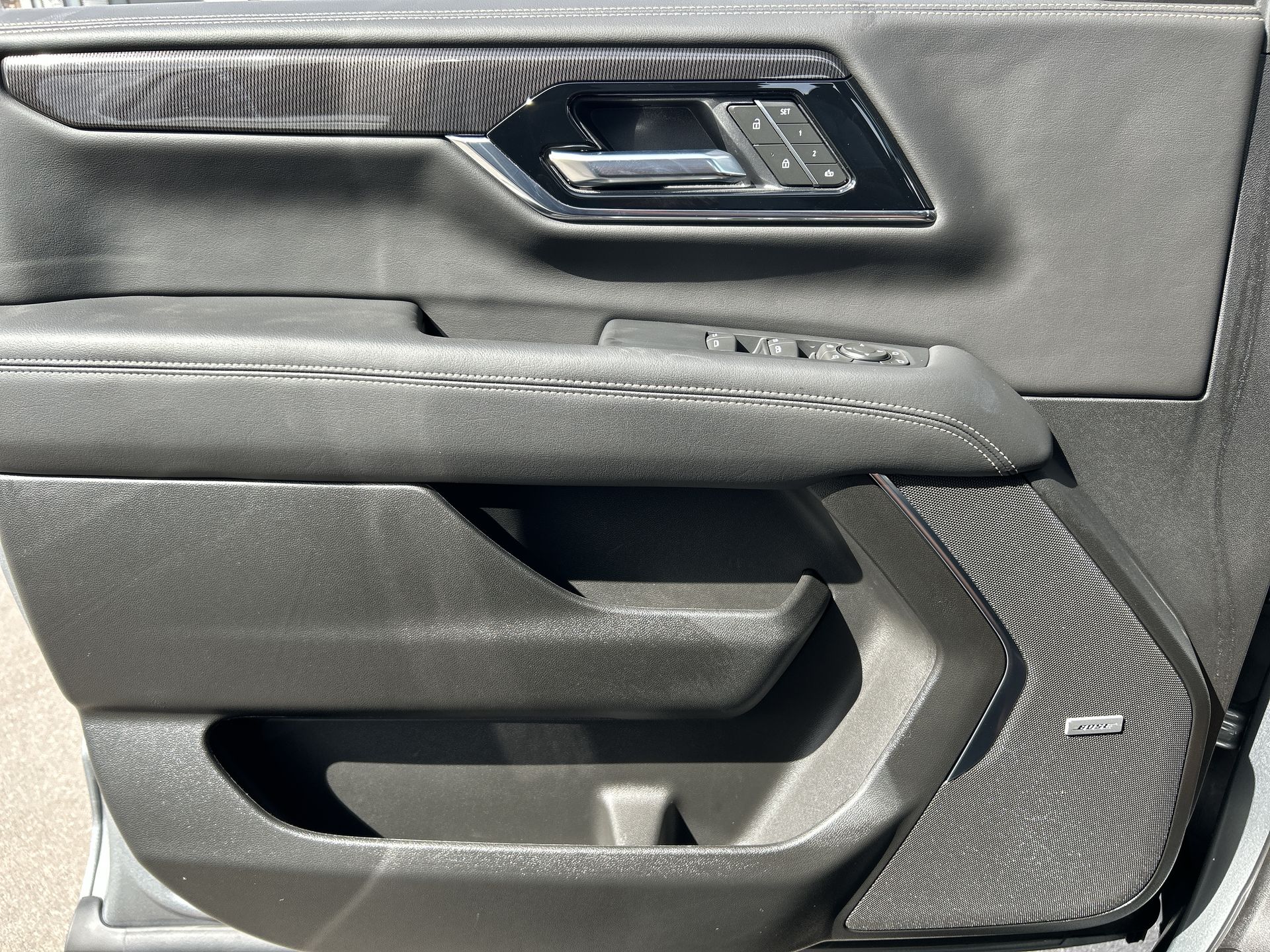 2025 GMC Yukon Elevation