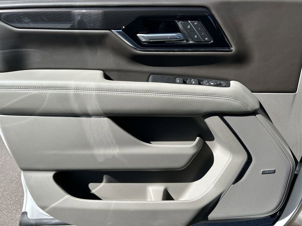 2025 GMC Yukon Elevation