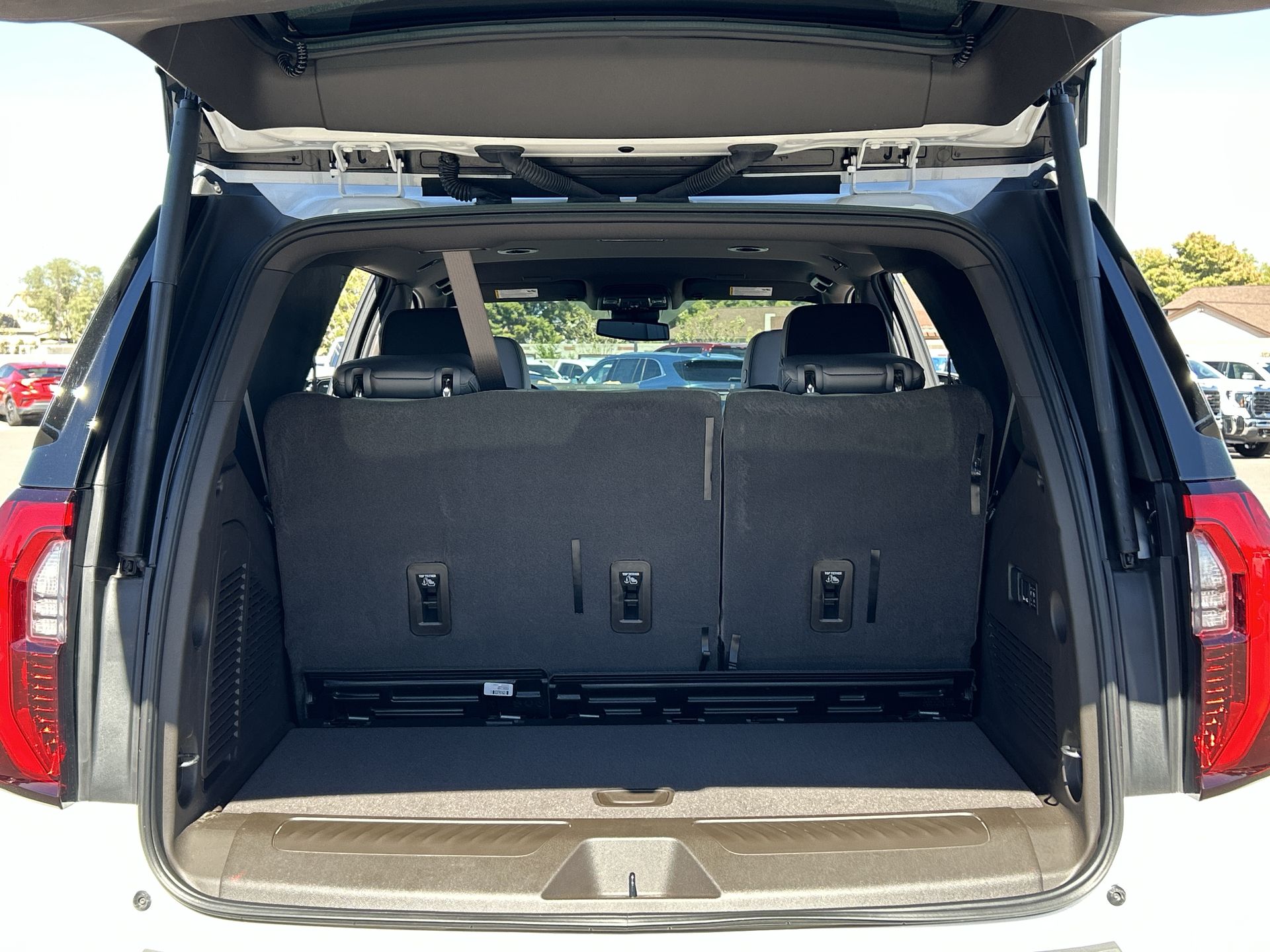 2025 GMC Yukon Elevation