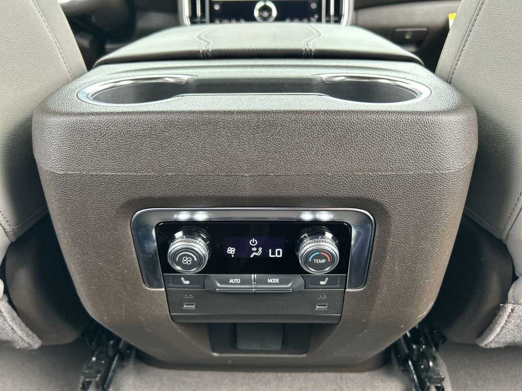 2025 GMC Yukon Elevation