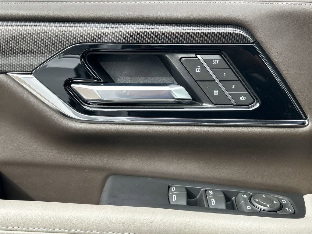 2025 GMC Yukon Elevation